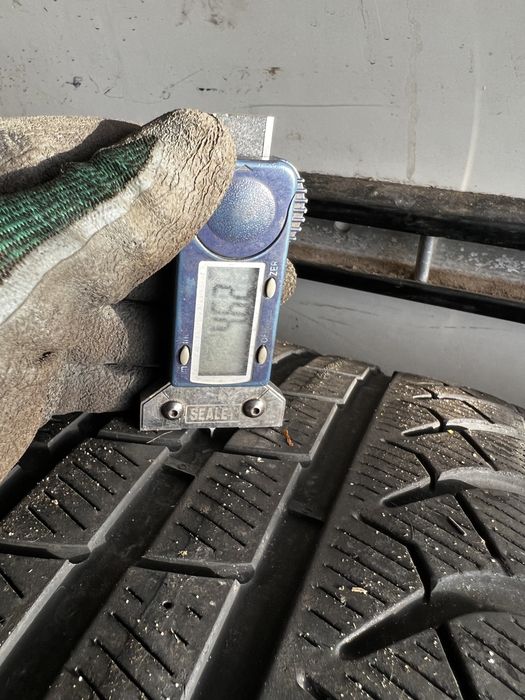 Dwie opony Pirelli p zero winter 235/50/19