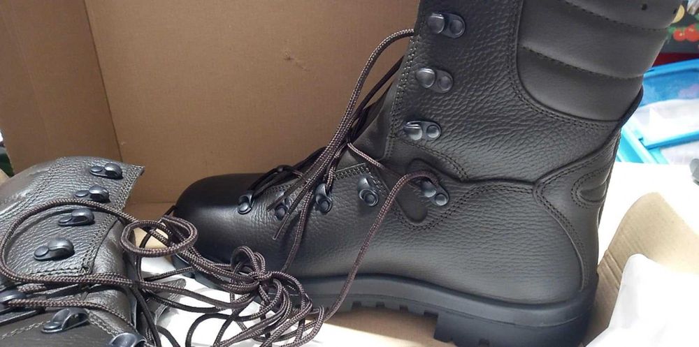 Buty , trzewiki wojskowe wz 933A rozmiar 27 / 42
