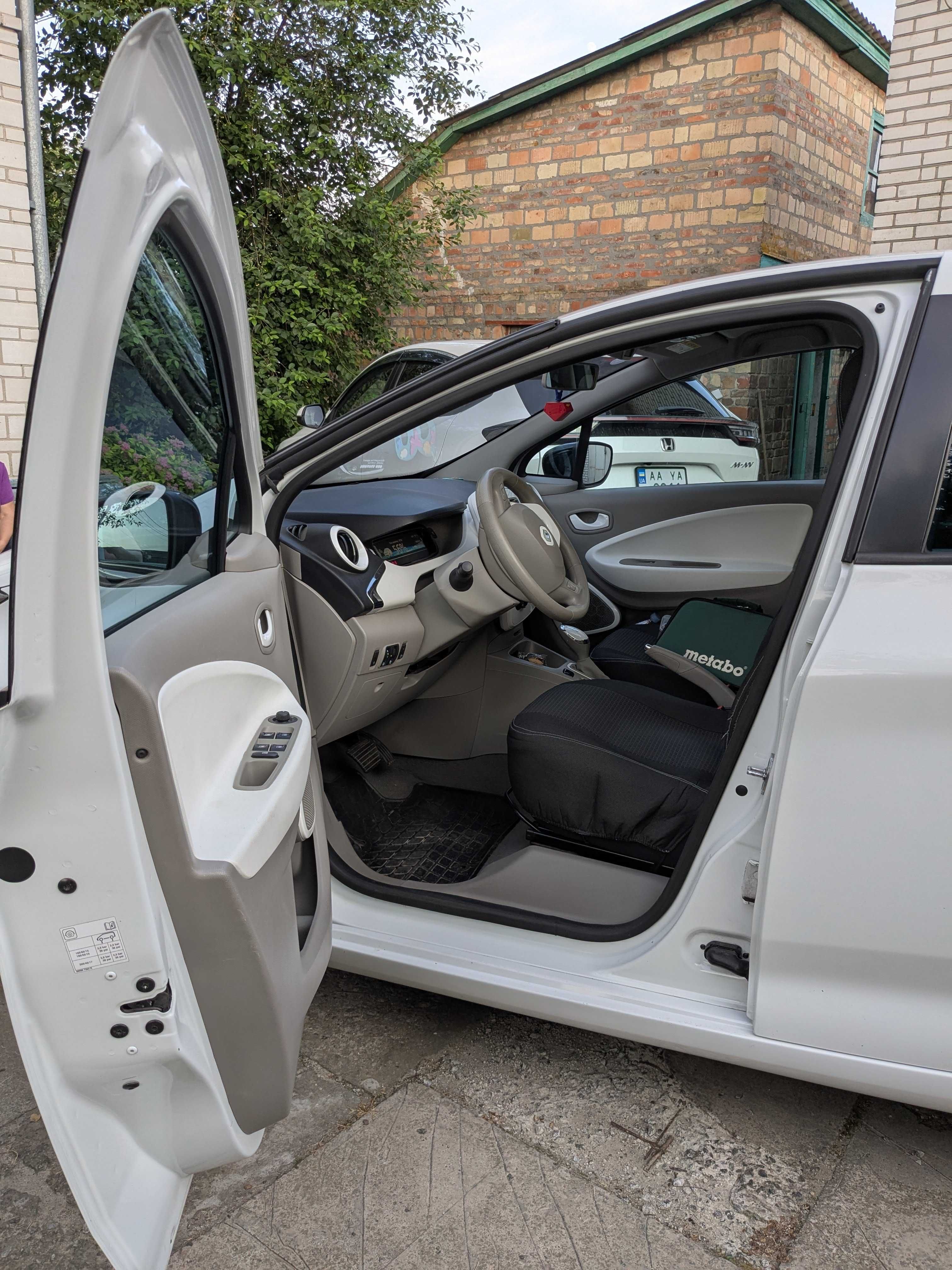 Renault Zoe 2015 240 25.9 kWh (88 к.с.) • Base