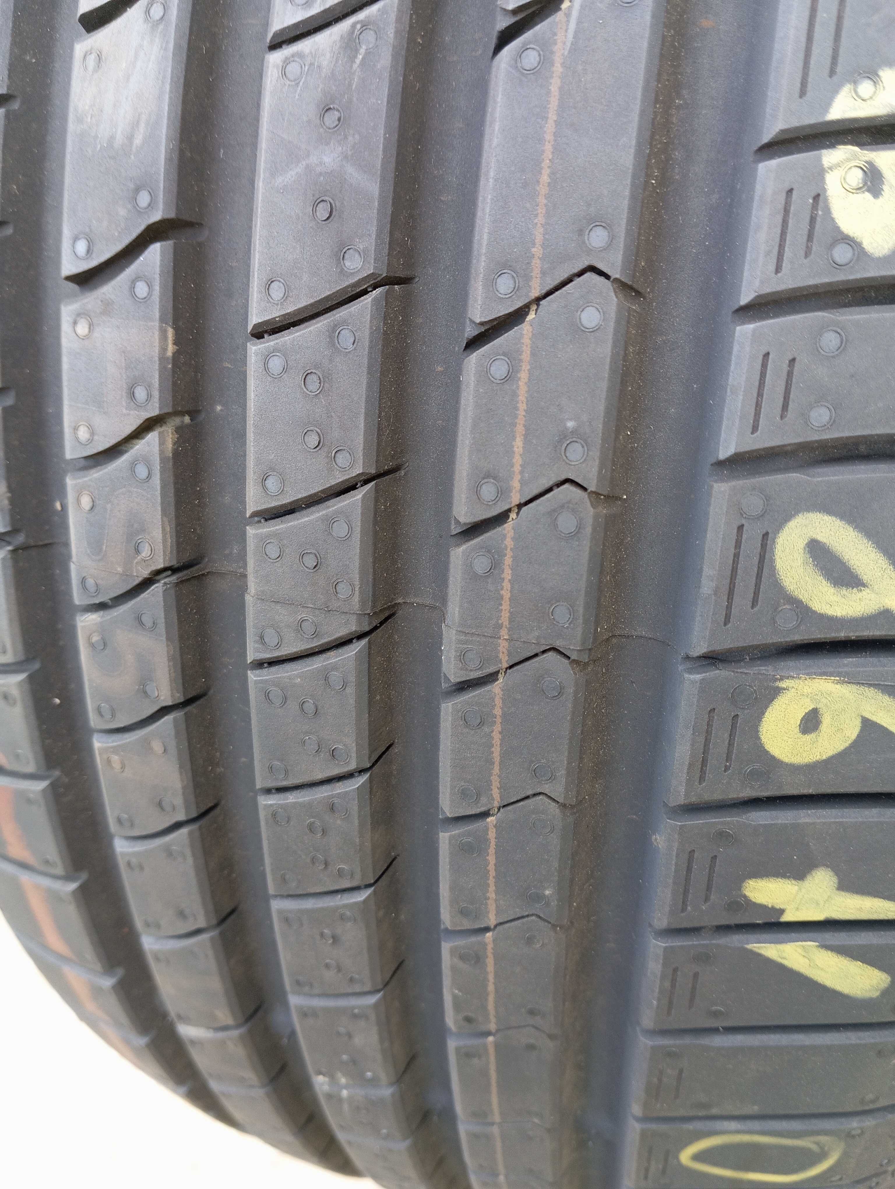 1x 215/45 R16 86H Kumho Ecsta HS51 2021r 7,9mm