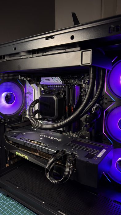 Komputer Gamingowy +monitor 27cal 180mhz