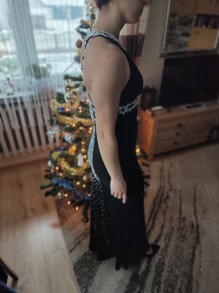 Piękna sukienka  balowa czarna długa  36 S sylwester studniówka