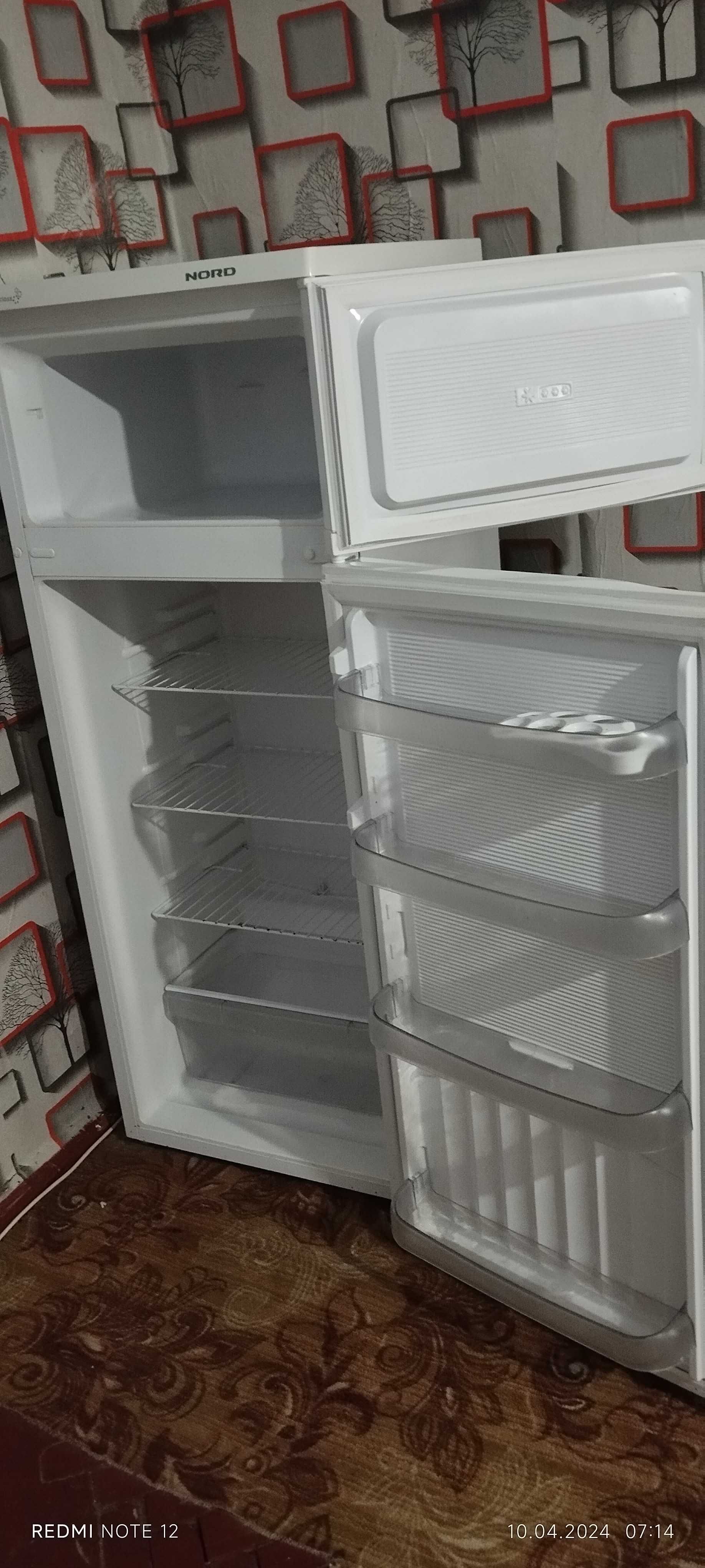 Холодильник в хорошому стані