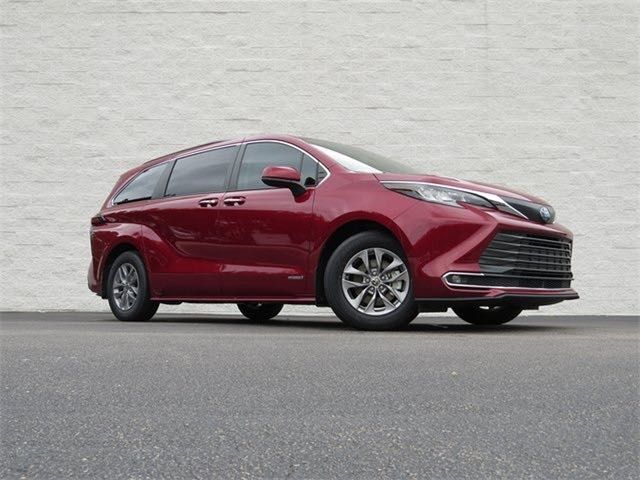 2021 Toyota Sienna XLE