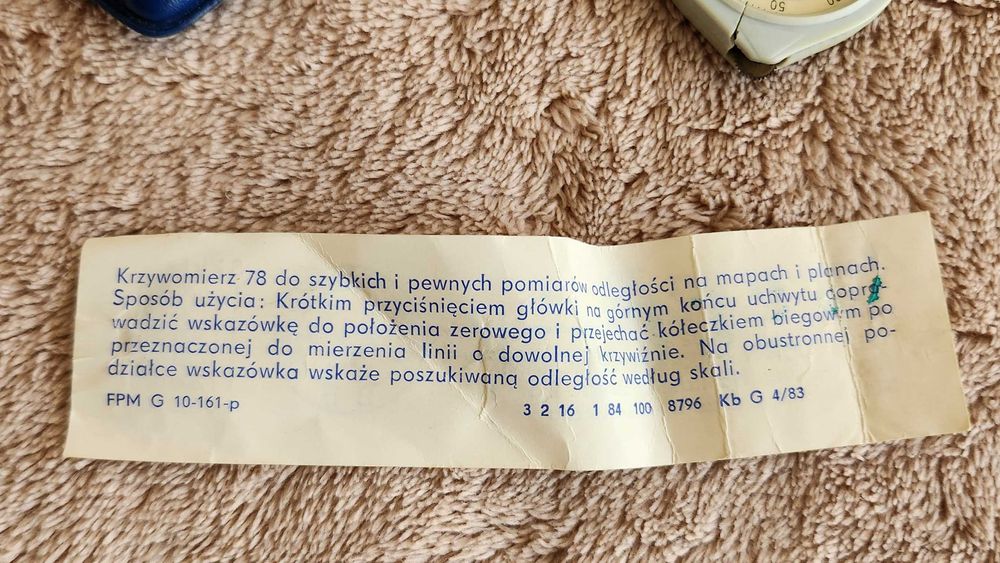 Krzywomierz/kartometr - miernik długości linii krzywych na mapach.