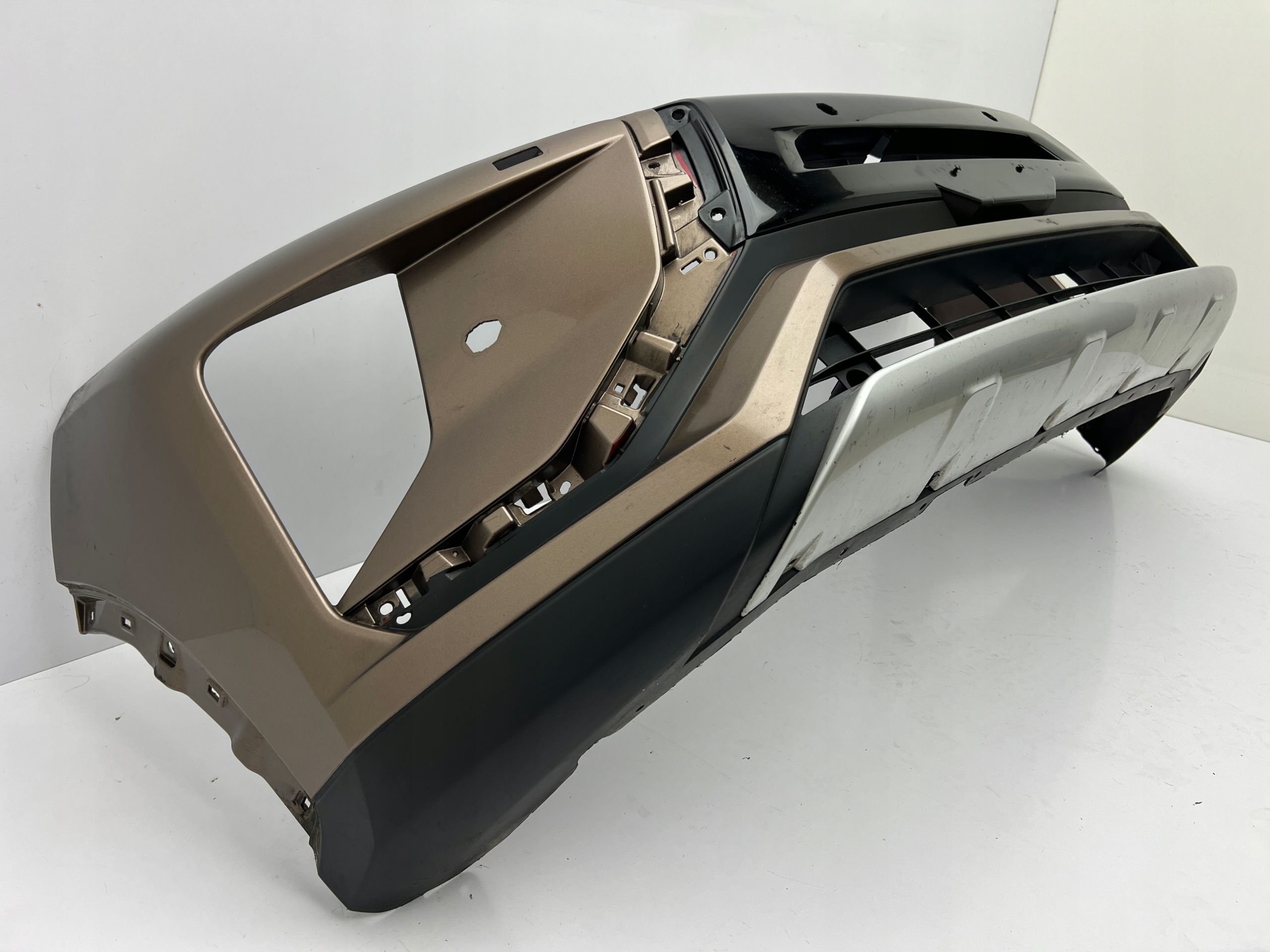 Mitsubishi Eclipse Cross Zderzak Przedni przód Pdc pod Spryski…
