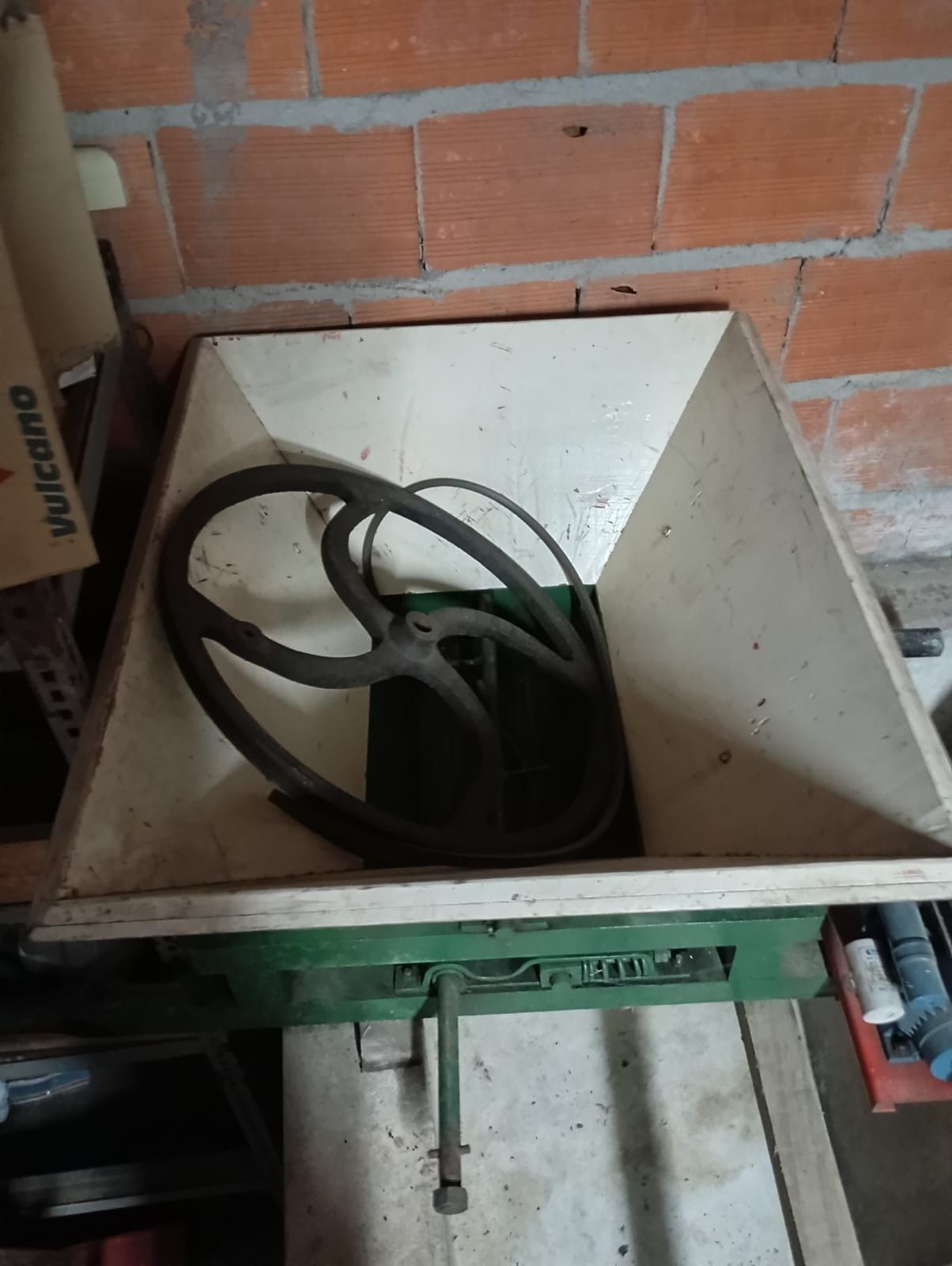 Ralador de uvas para fazer vinho com motor