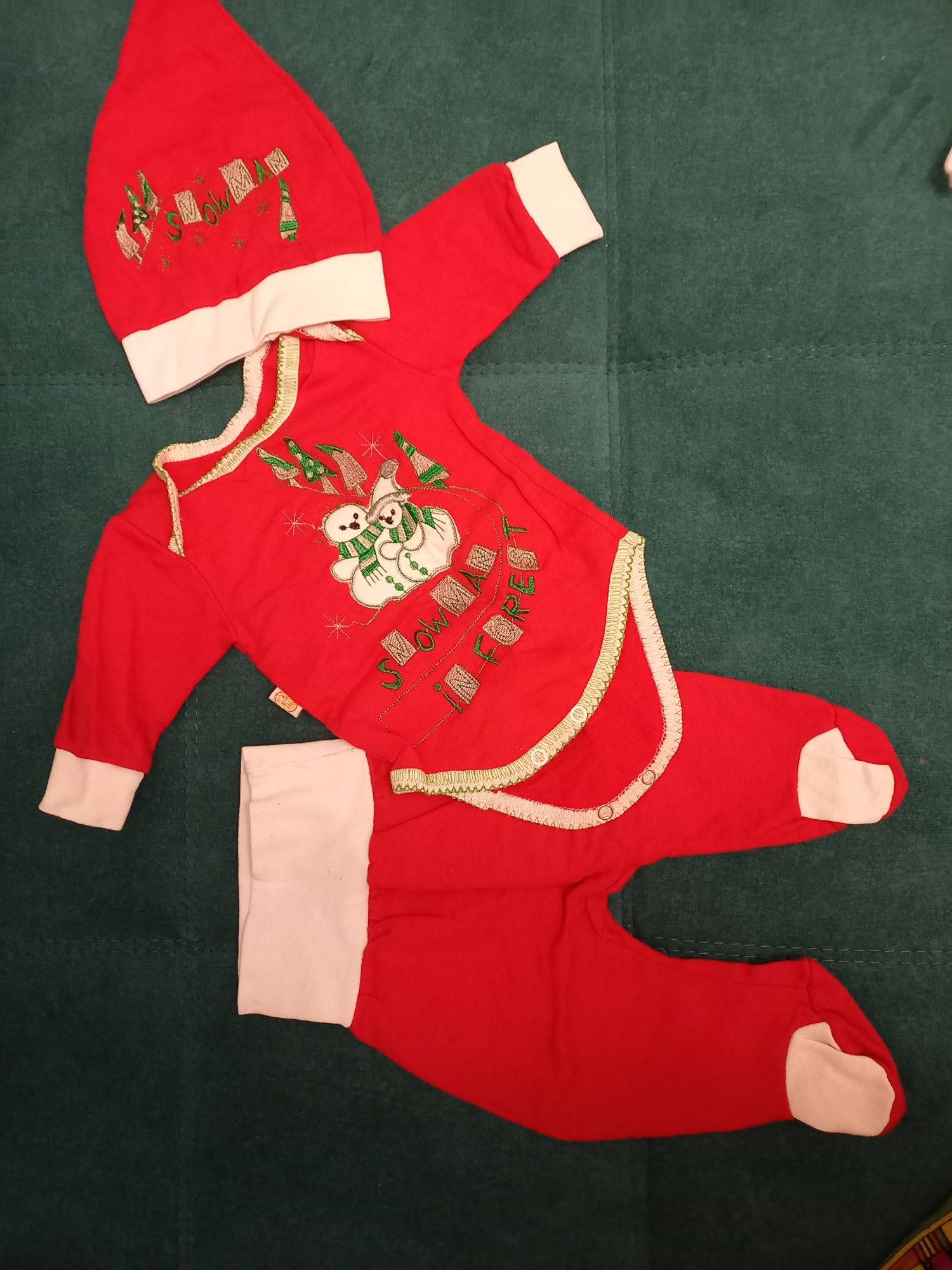Новогодний костюм на новорожденного малыша (боди, штанишки, шапочка)