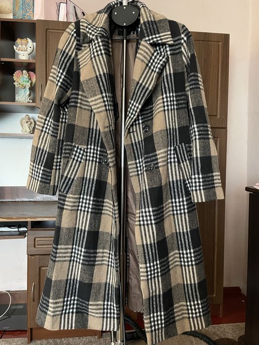 Стильне жіноче пальто