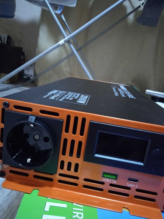 Перетворювач напруги 12 вольт-220 вольт