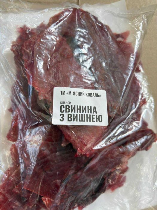 Слайси зі свини з вишнею ТМ "М'ясний Коваль"