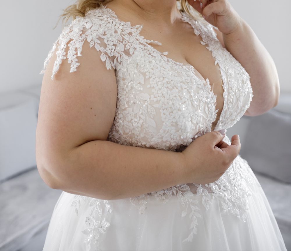 Suknia slubna plus size