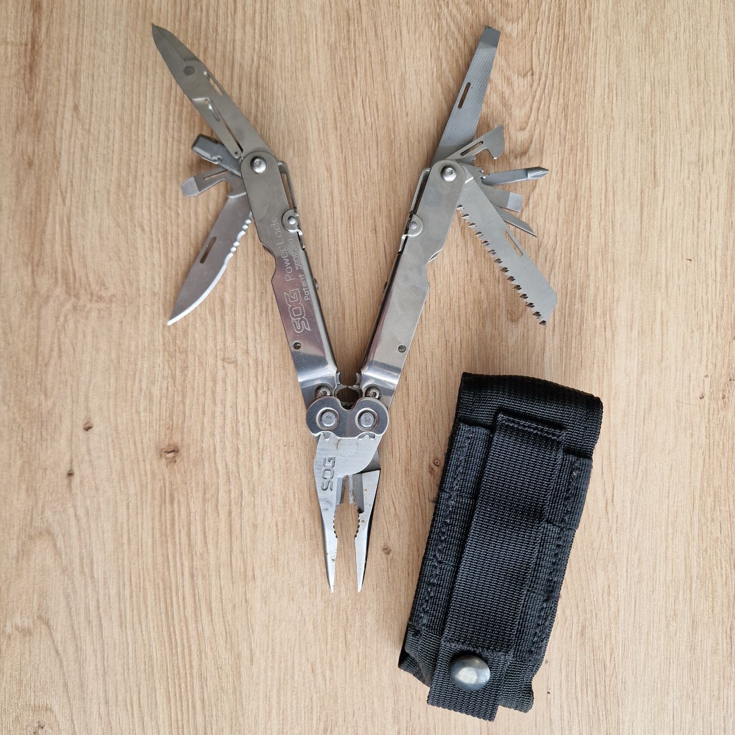 Multitool SOG 18 w 1 pokrowiec