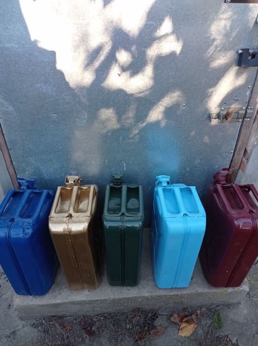 Канистры, каністри для палива 20 л
