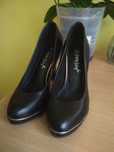 Buty na obcasie roz 35