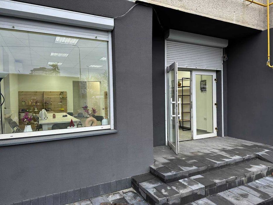Продається комерційне приміщення вільного призначення