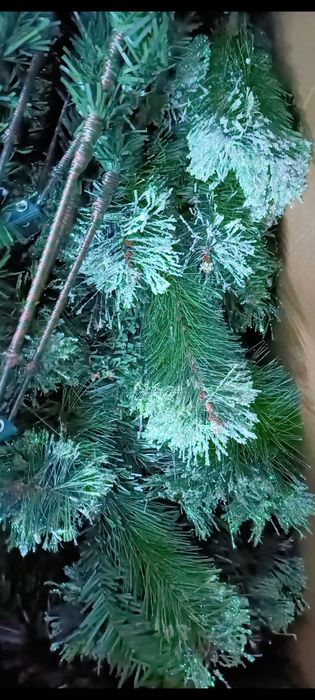 Árvore de natal usada uma vez 2,10 metros