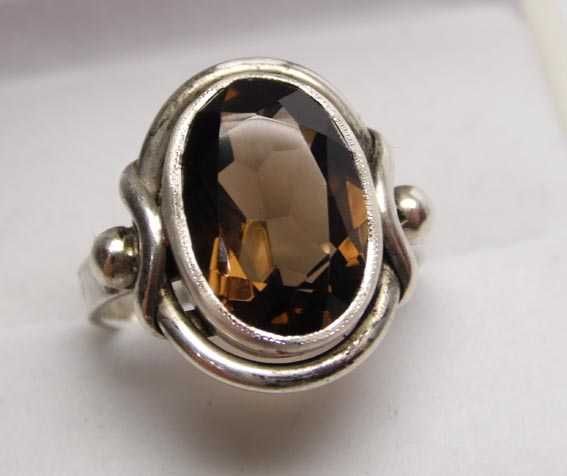 Przedwojenny srebrny pierścionek kwarc dymny 4,9 ct. R.13