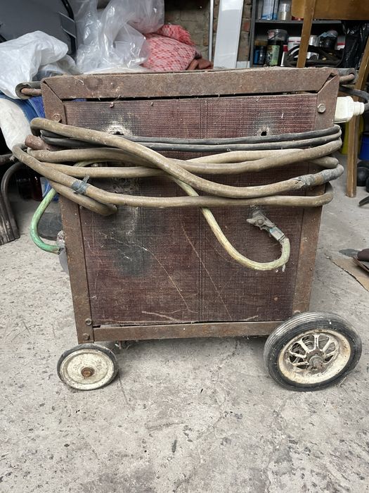 Зварювальний апарат траніорматорний