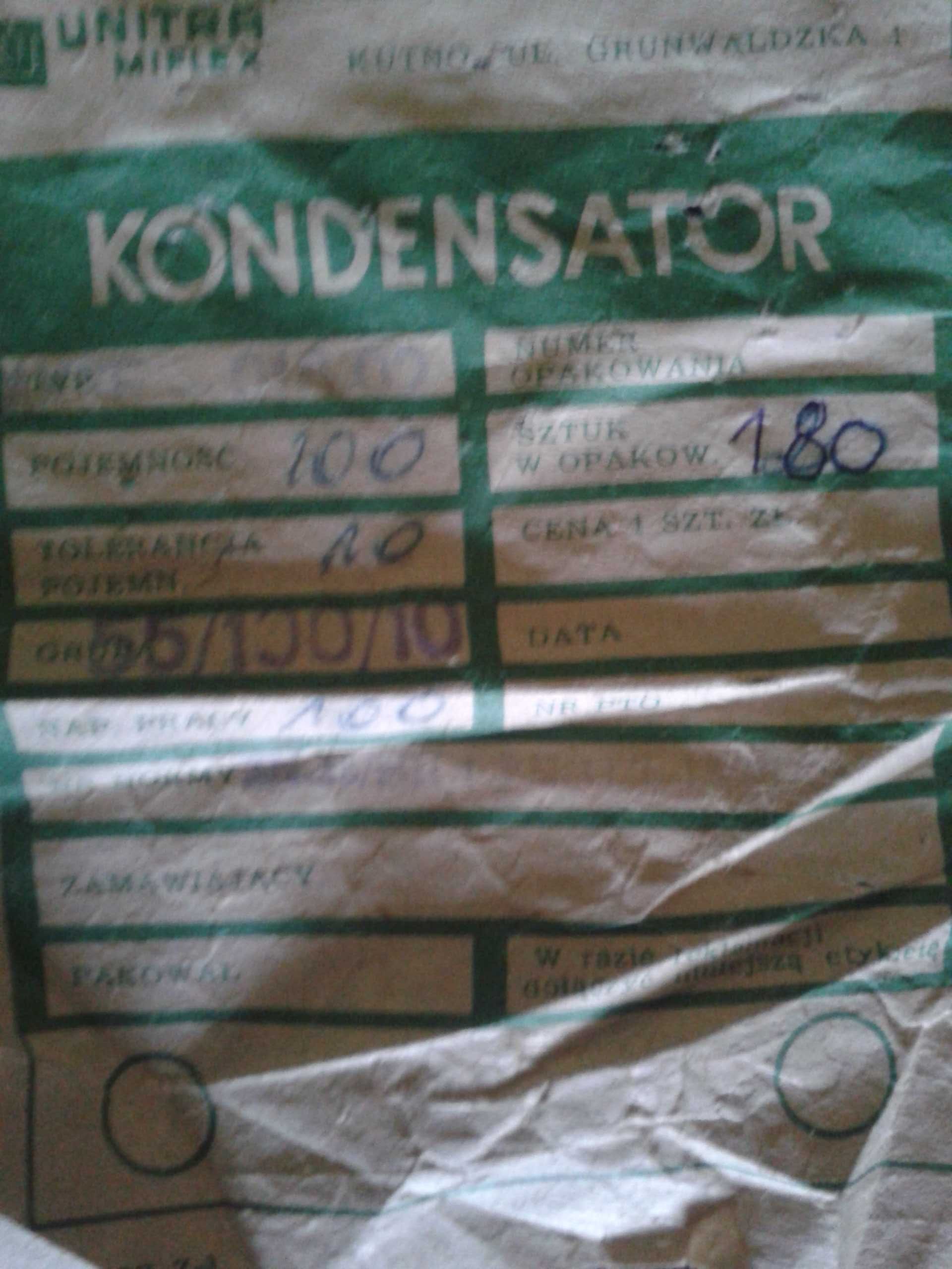 Scalak stabilizator napięcia sztuk 5.Kondensatory.
