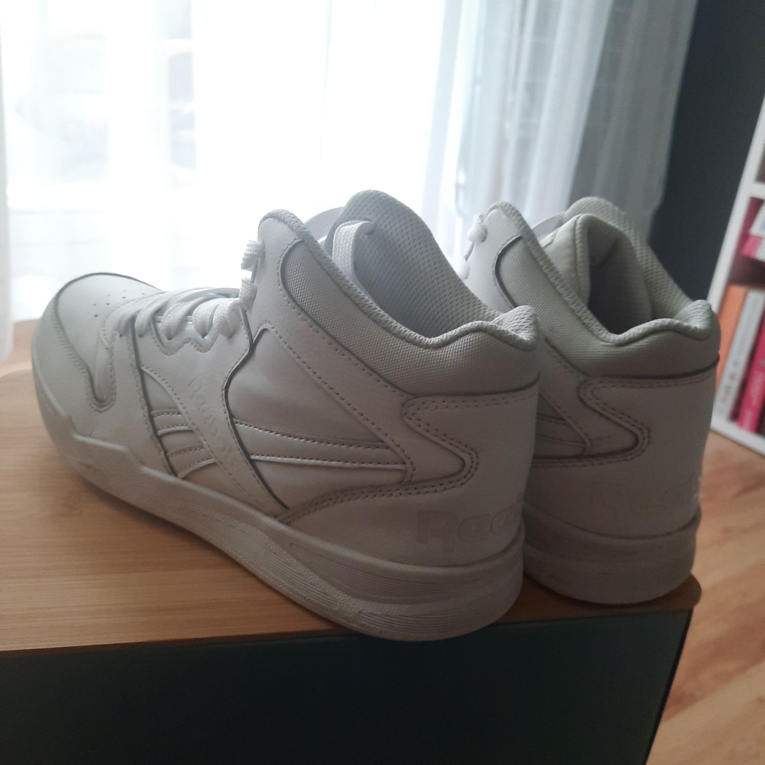 Białe buty Reebok 38