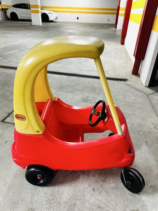 Carro little tikes