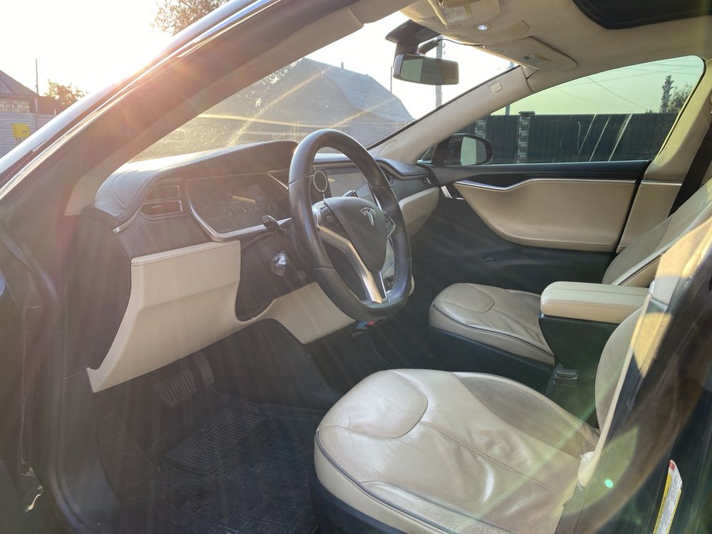 Tesla Model S 60 2013