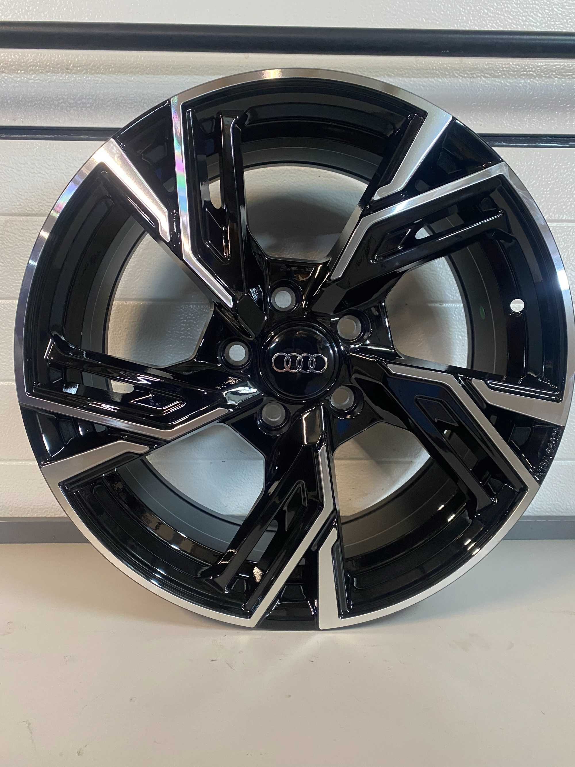 Alufelgi 17 5x112 Et45 Audi A3 8P 8V A4 B7 B8 B9 A5 A6 C6 C8 C7 A7 Q3