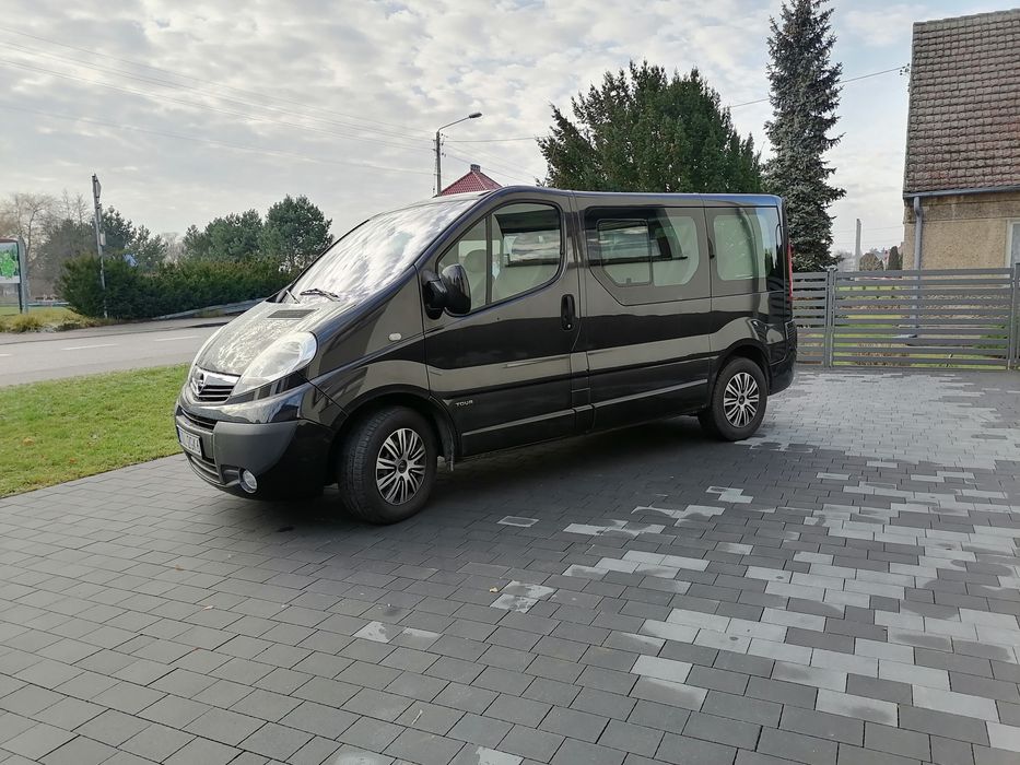 Opel Vivaro 2,5 CDTI Klima 8 osób