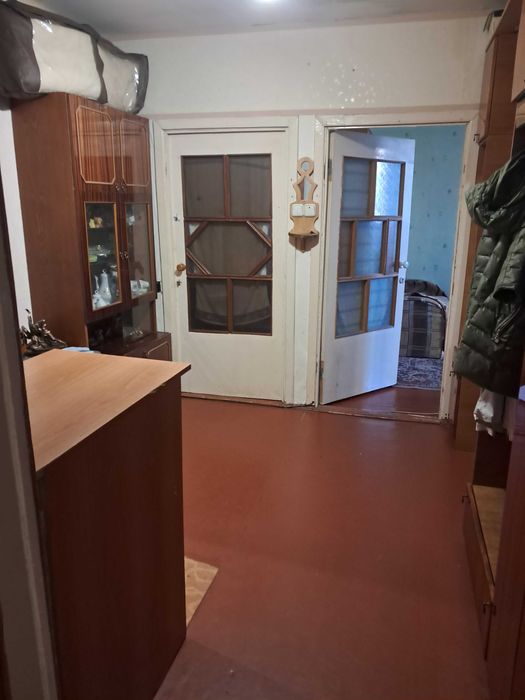 Сдам 1 комнату в трехкомнатной квартире.