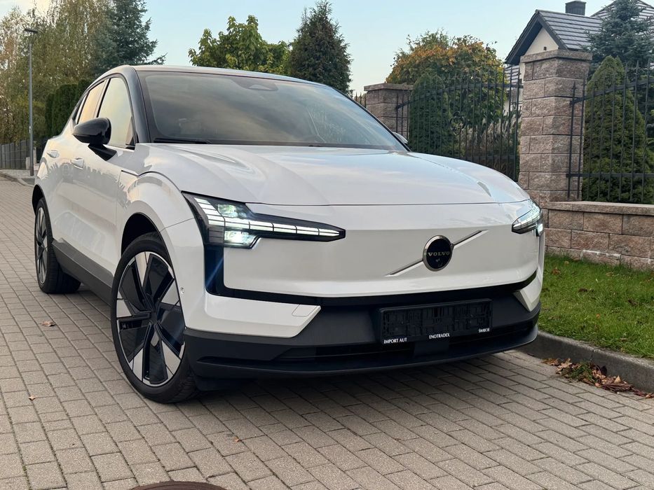 Volvo EX30 2024/2025r. Twin Motor Performance Ultra 69 kWh 4x4  Panorama Europa