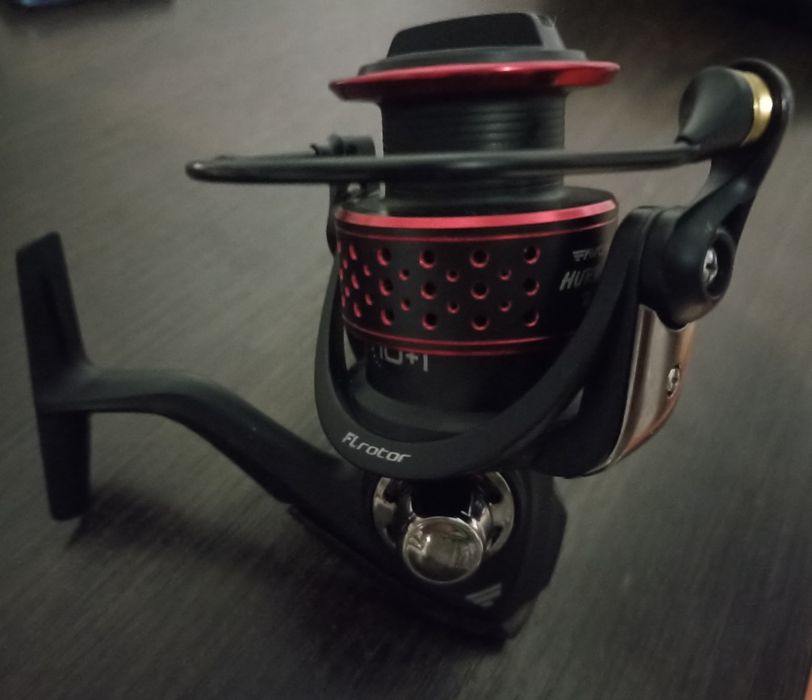 Котушка Favorite Hurricane 2500 10+1 2017 рік