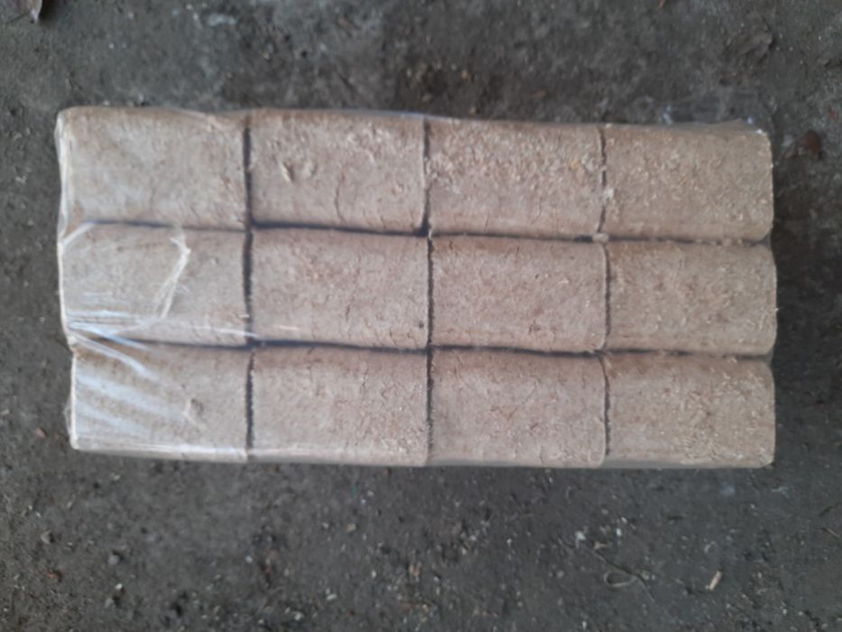 drewno w workach workowane rozpałkowe do wędzenia kominkowe brykiet