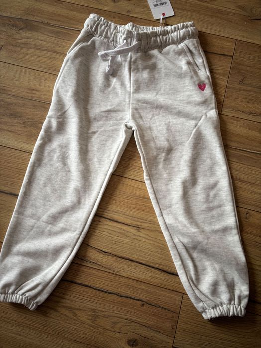 Szare spodnie dresowe. Nowe.
