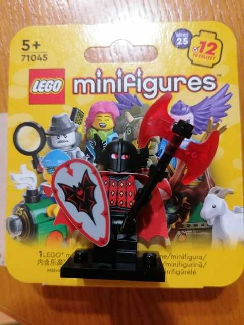 Lego 71045 Minifigures - Basil the Bat Lord.