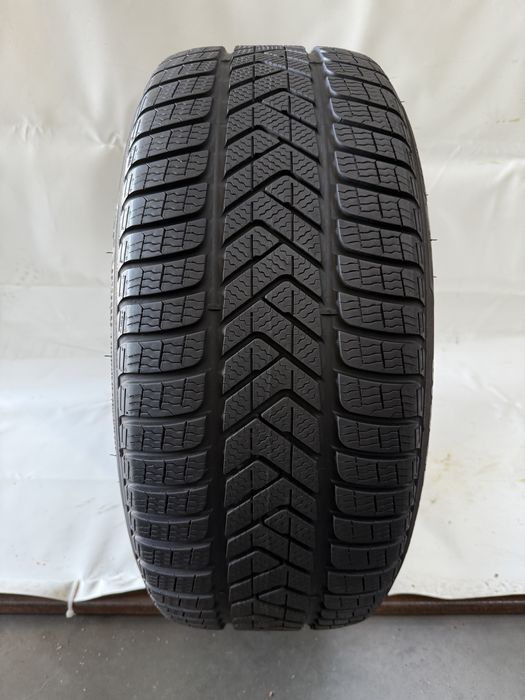 255/45/19 Pirelli Sottozero 3 Elect TO 104W