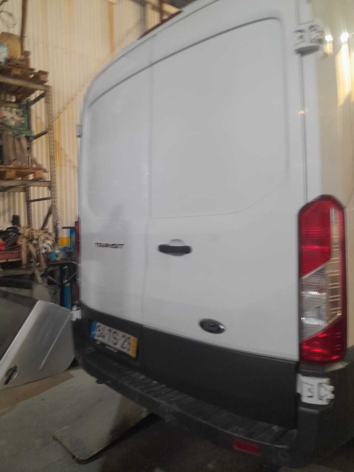 Carrinha comercial Ford Transit 2.0 eco blue.