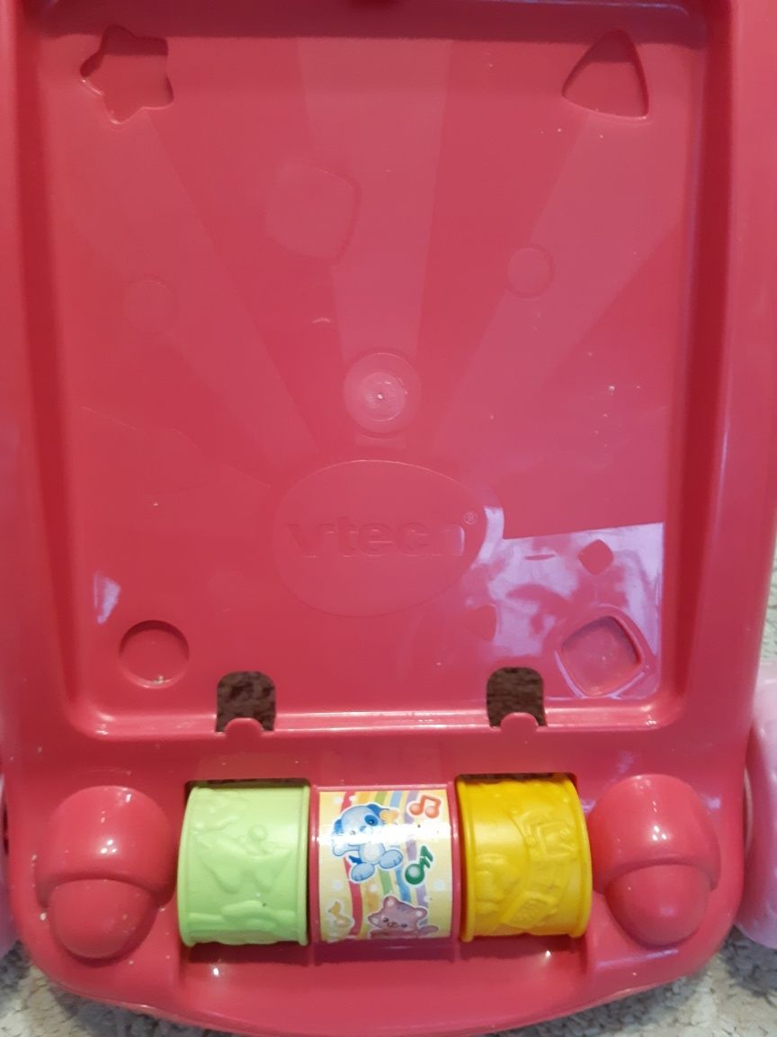 Chodzik  Fisher Price z zabawką interaktywną