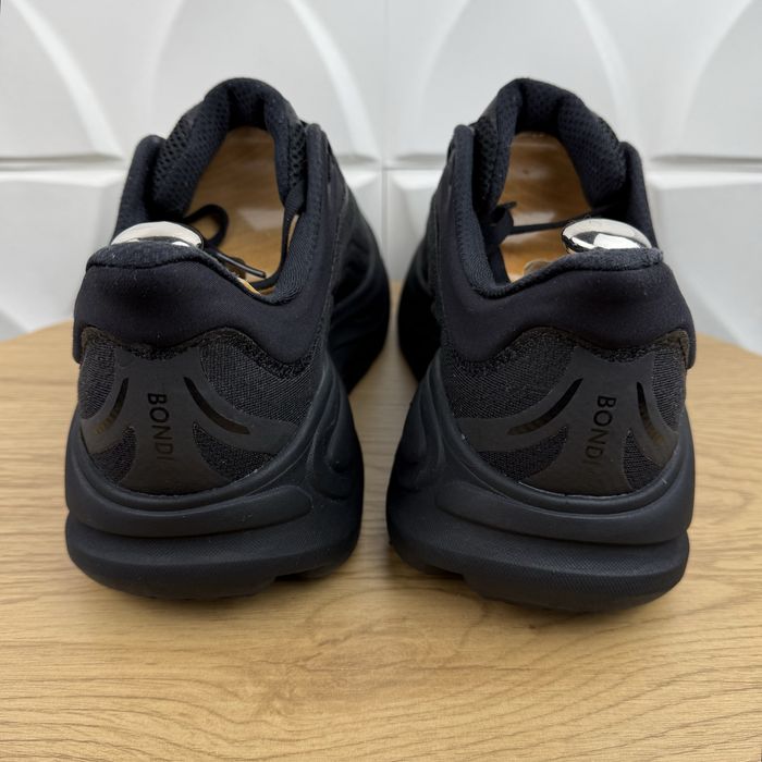 Оригінальні кросівки Hoka bondi 9
