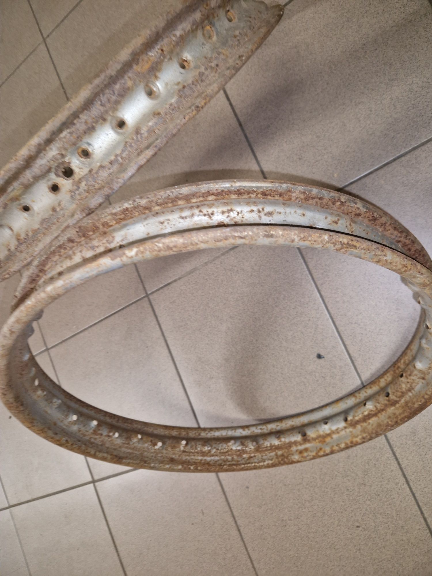 Obrecze Rawki felgi kola wsk 125 175  oryginal prl 1,85-18"