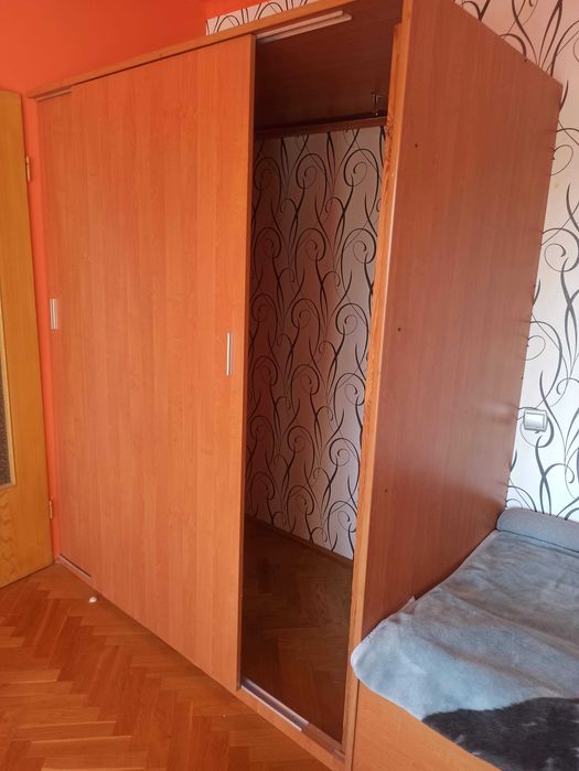 Szafa, zabudowa szafy, drzwi przesuwne