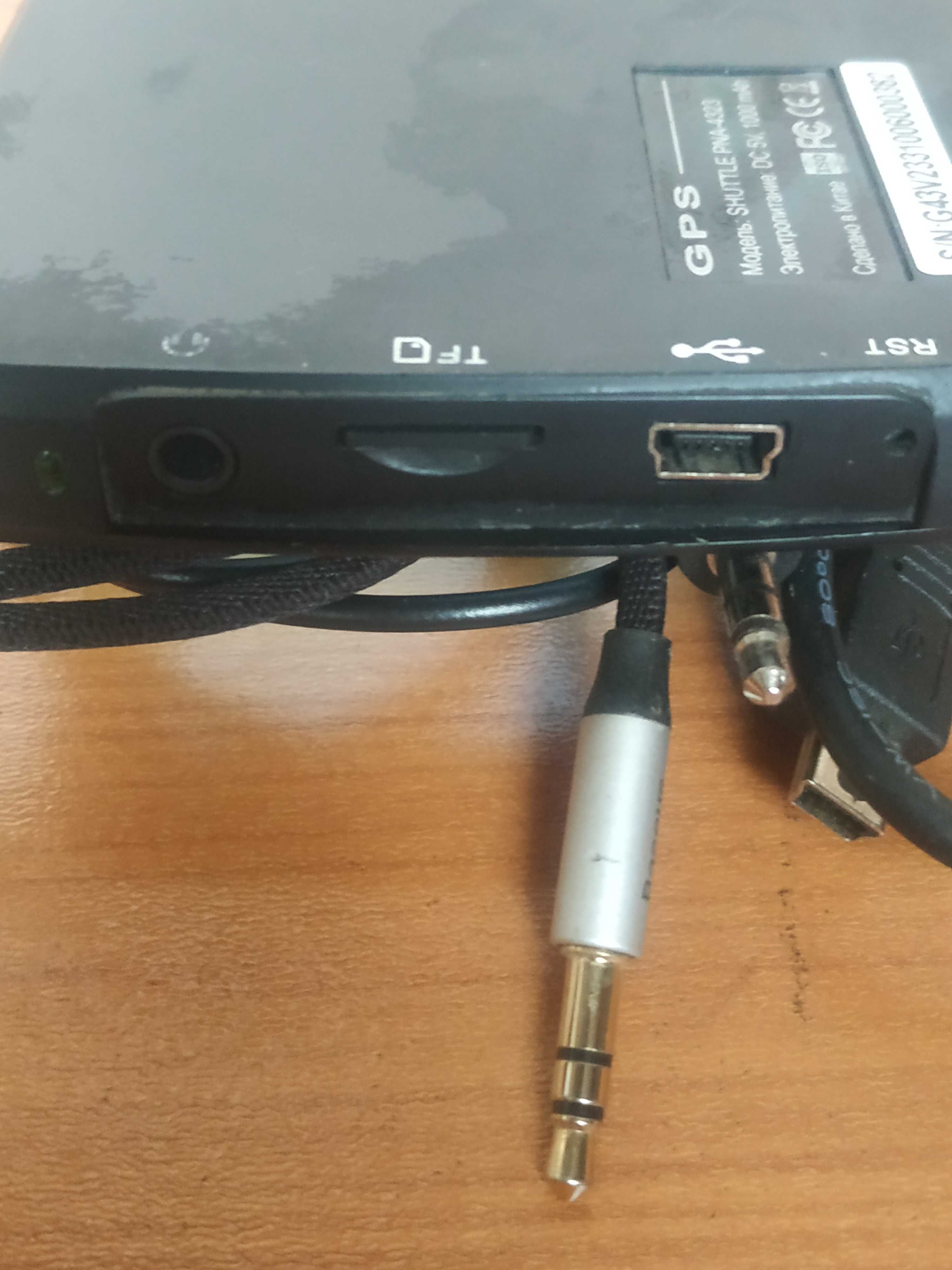 GPS навігатор Shuttle PNA-4323