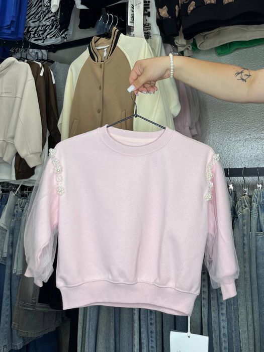 Нова кофточка для дівчинки