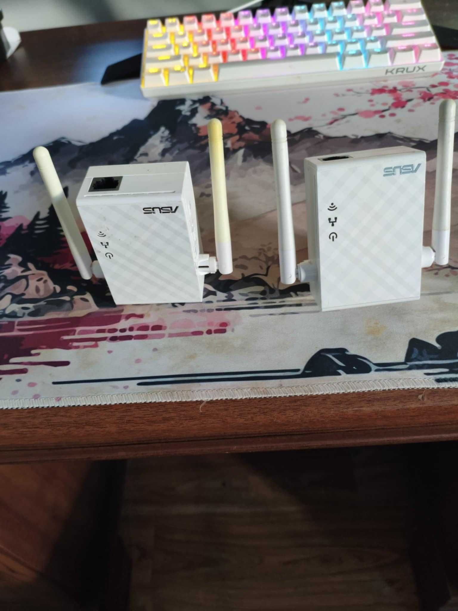 Wzmacniacz WiFi dwie sztuki ASUS RP-N12 (802.11b/g/n 300Mb/s) 2,4 GHz.