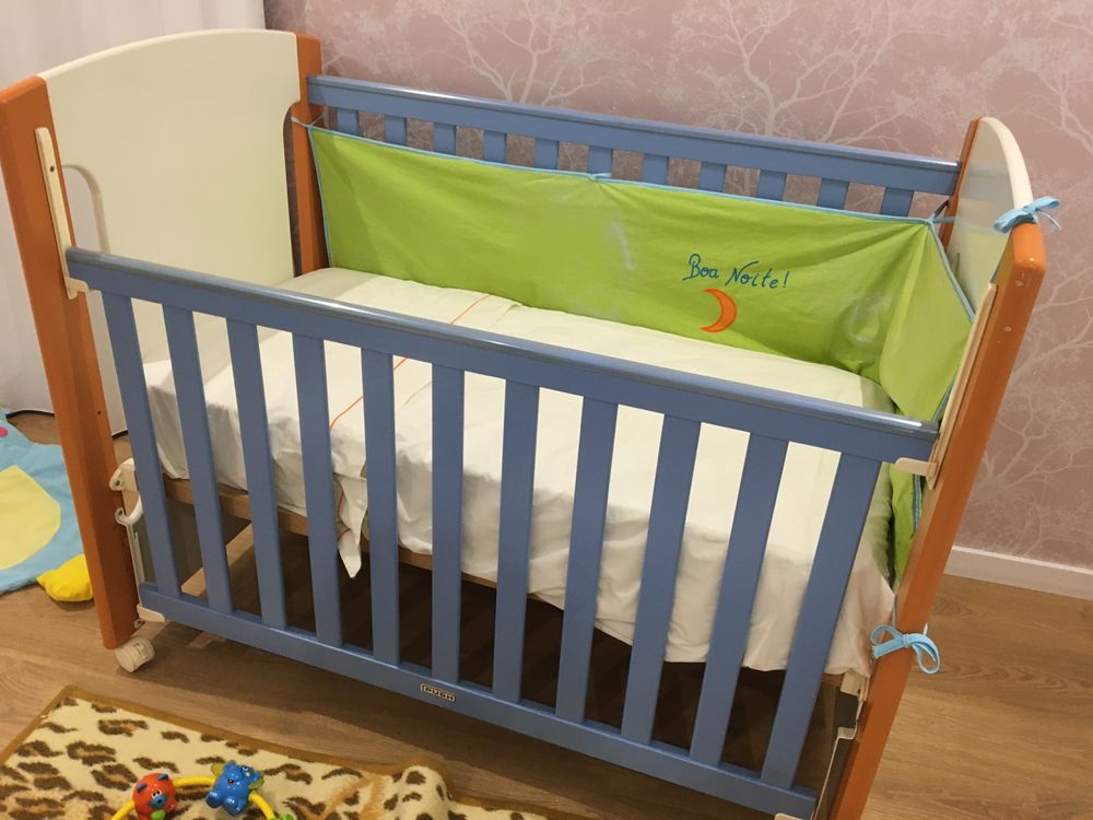 Cama de grades + colchão ortopédico em muito bom estado.