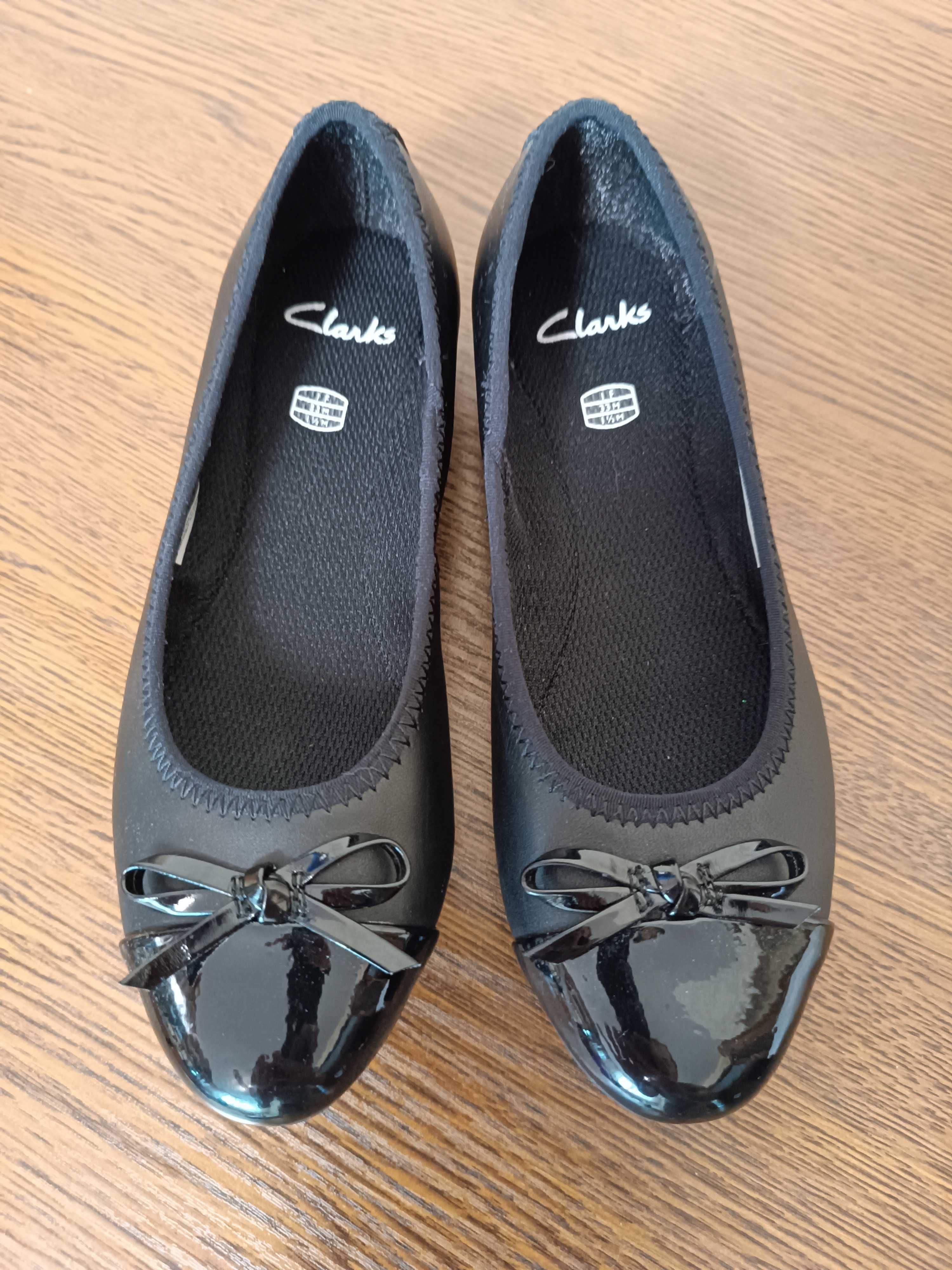 Туфлі туфельки туфли Clarks розмір 1F або 33