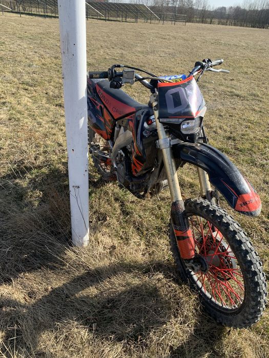 Honda crf 450.
