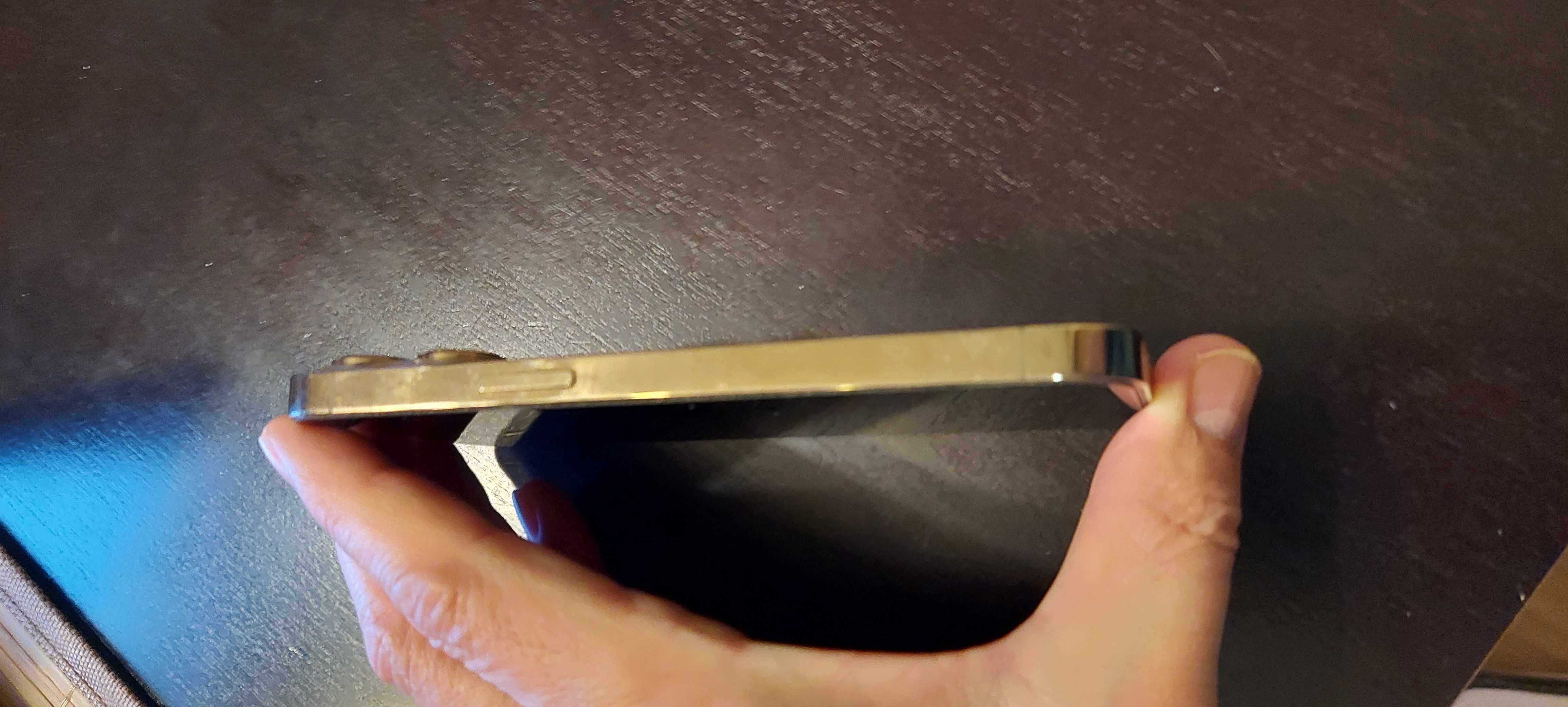 iPhone 13 pro Złoty Gold wygląda jak nowy
