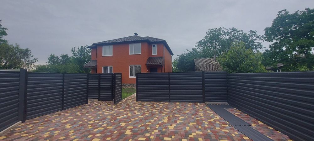Продам частину нового будинку  на крошні.