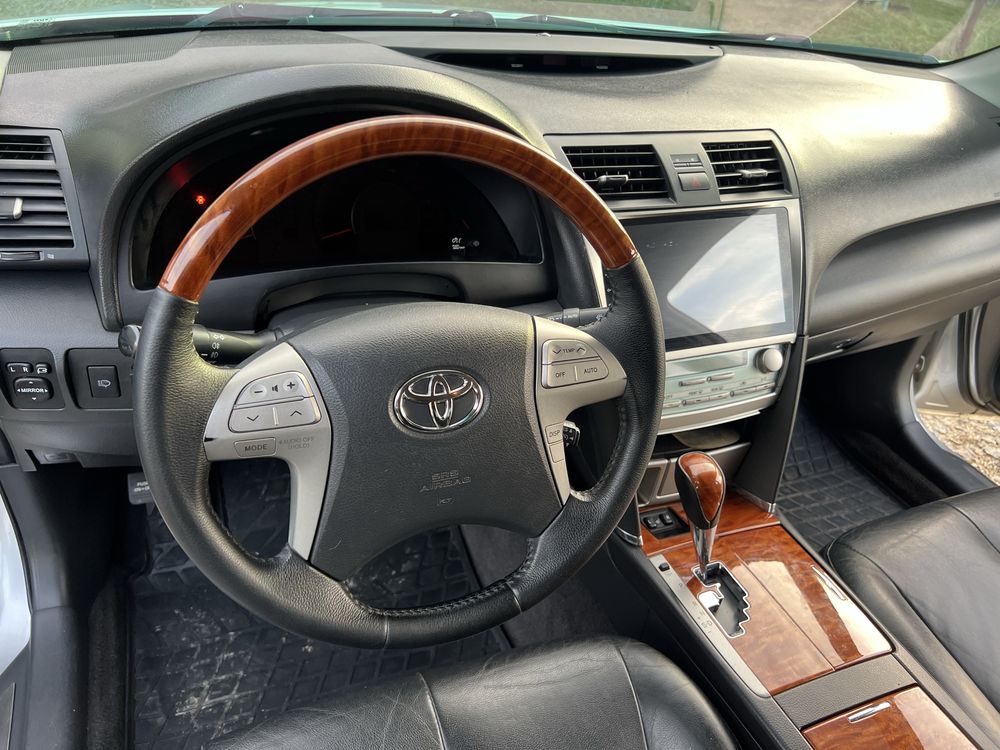 Toyota camry 3.5 2008 рік